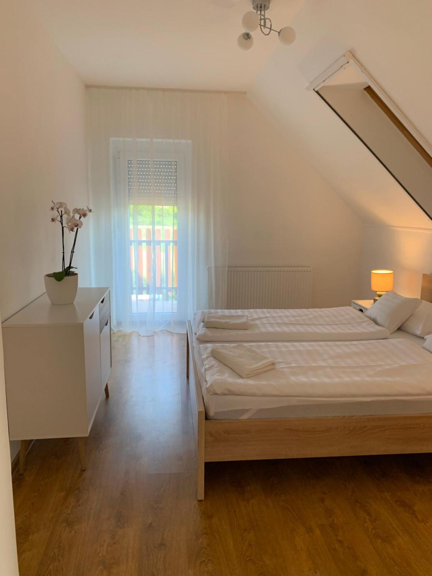 Feher Orchidea Apartman Egerszalók Esterno foto