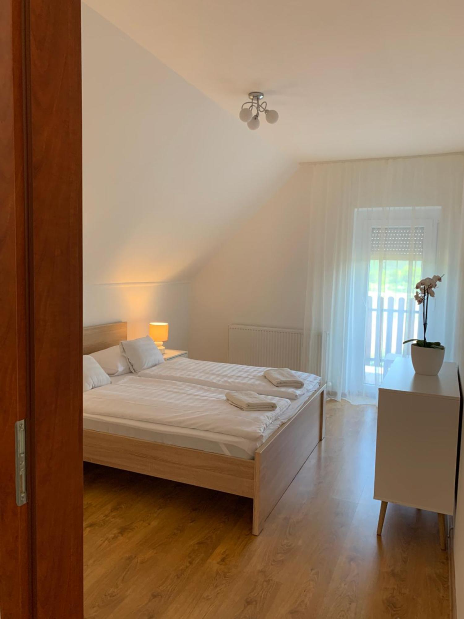 Feher Orchidea Apartman Egerszalók Esterno foto
